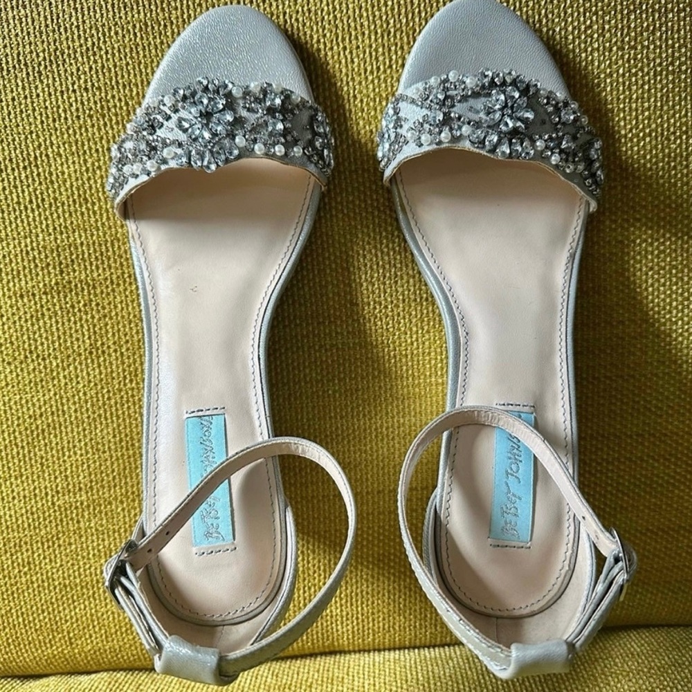 Betsey Johnson Taryn wedge sandal